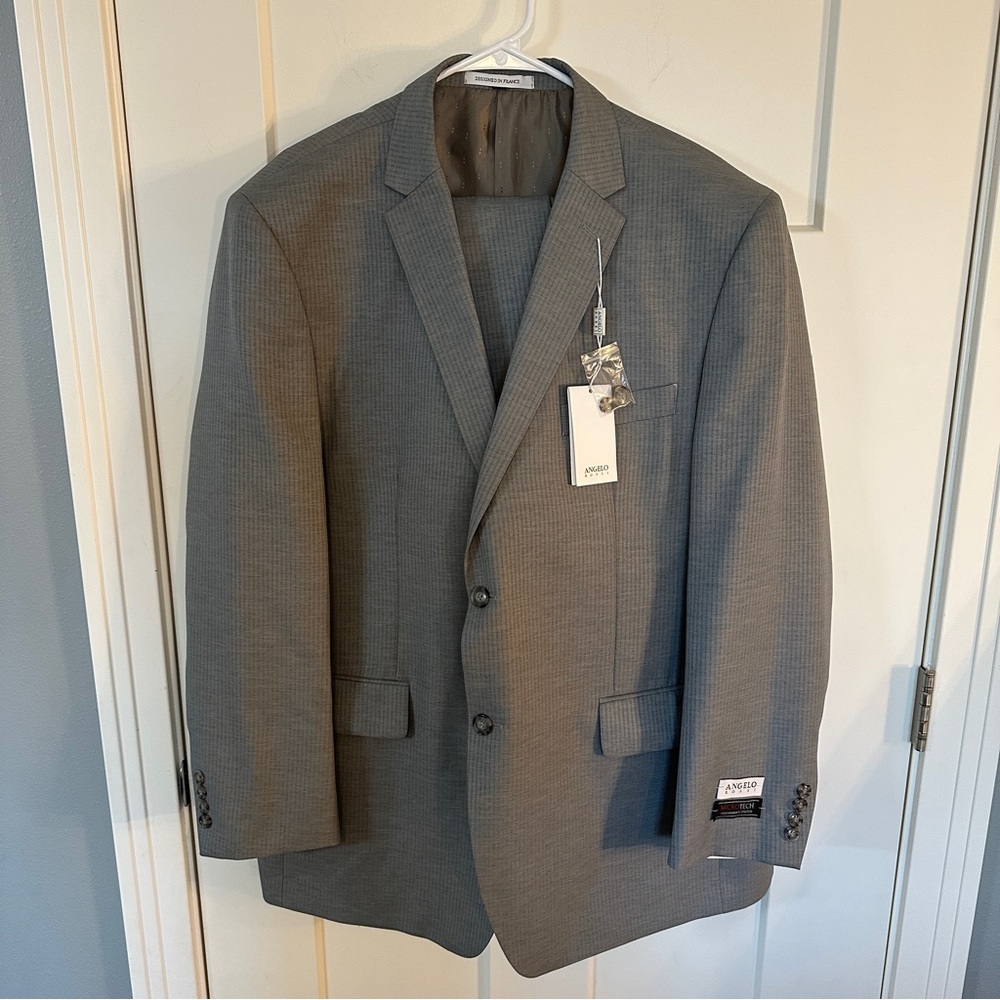 New! Angelo Rossi Micro Tech Performance Stretch Gray Suit. 50R. 45 Wais…